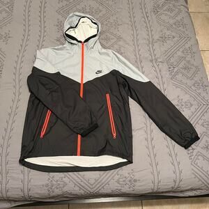 Nike Vintage Windbreaker Medium grey and red accents